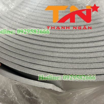 Tấm Xốp Tráng Bạc Cách Nhiệt Làm Mũ Chống Nắng Cho Người Dân Đi Ruộng